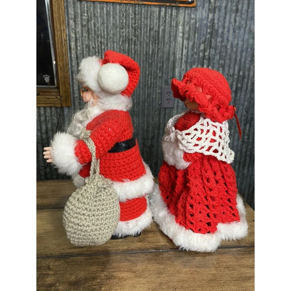 Vintage Santa & Mrs Claus Soap Bottle Set Figures 12